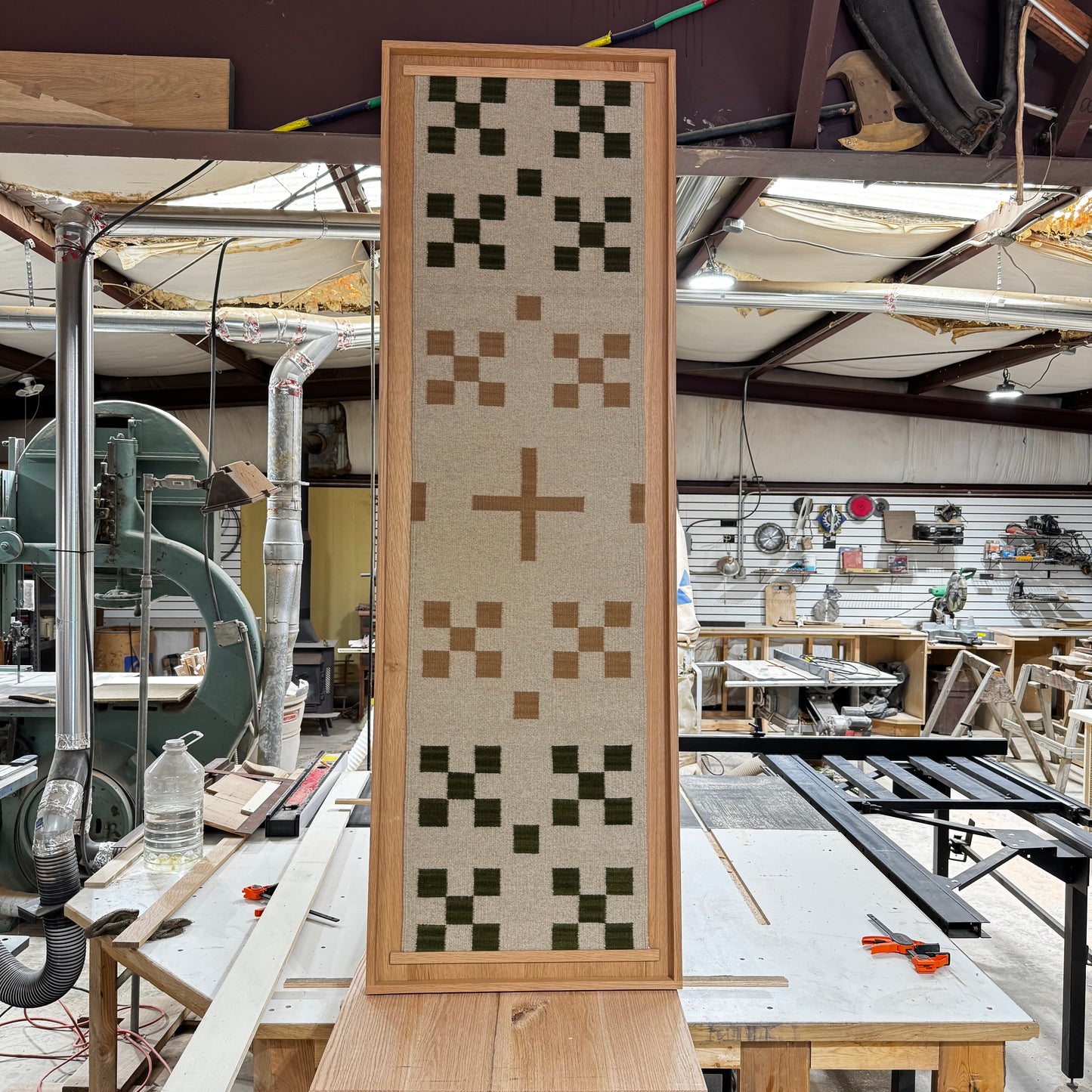 Bespoke Frame for Artisanal Textile
