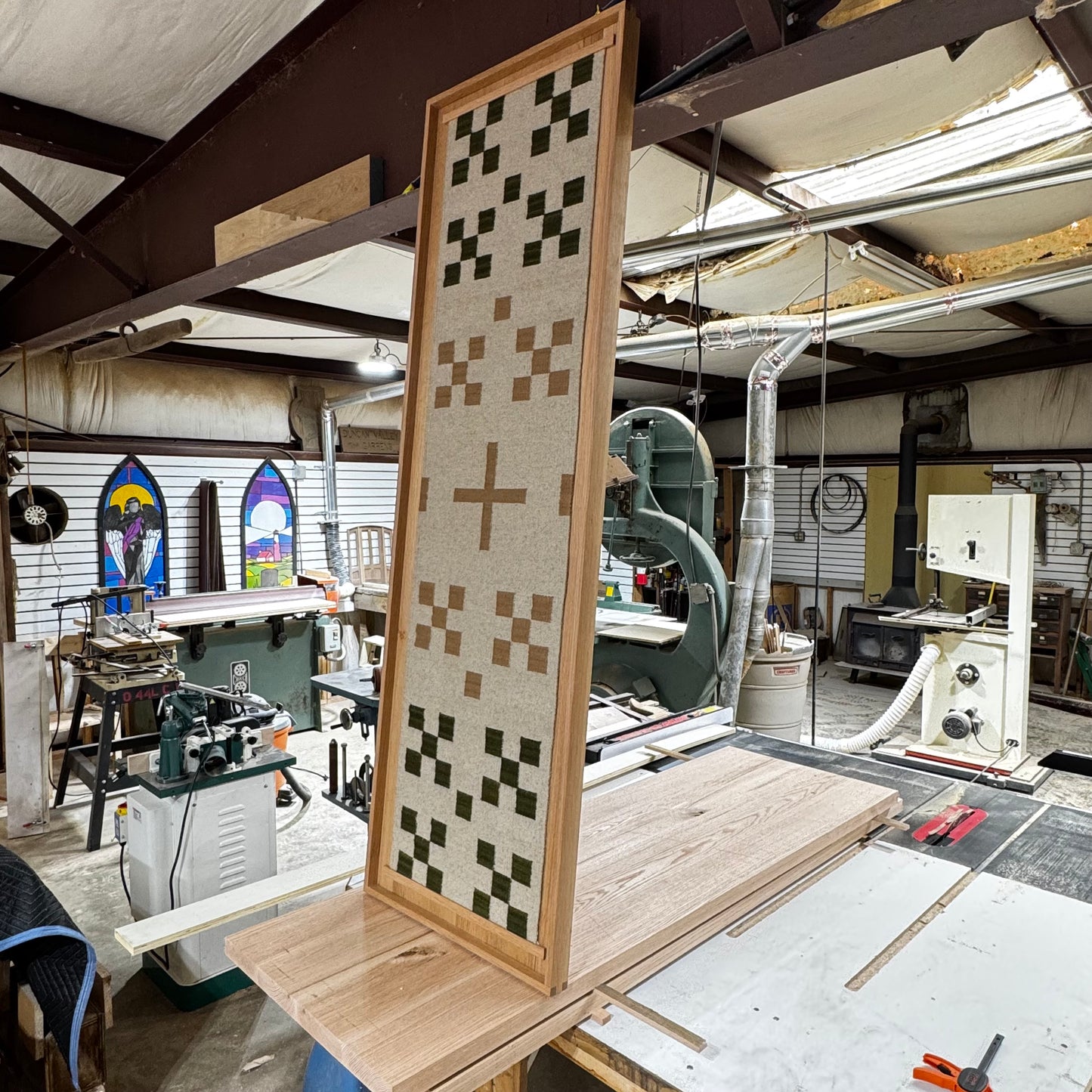 Bespoke Frame for Artisanal Textile